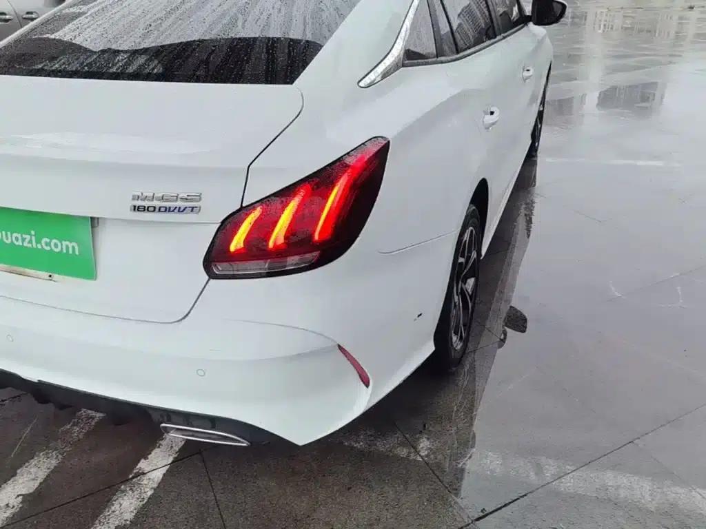 MG5 2021 Facelift 180DVVT CVT Youth Luxury Edition — миниатюра 8