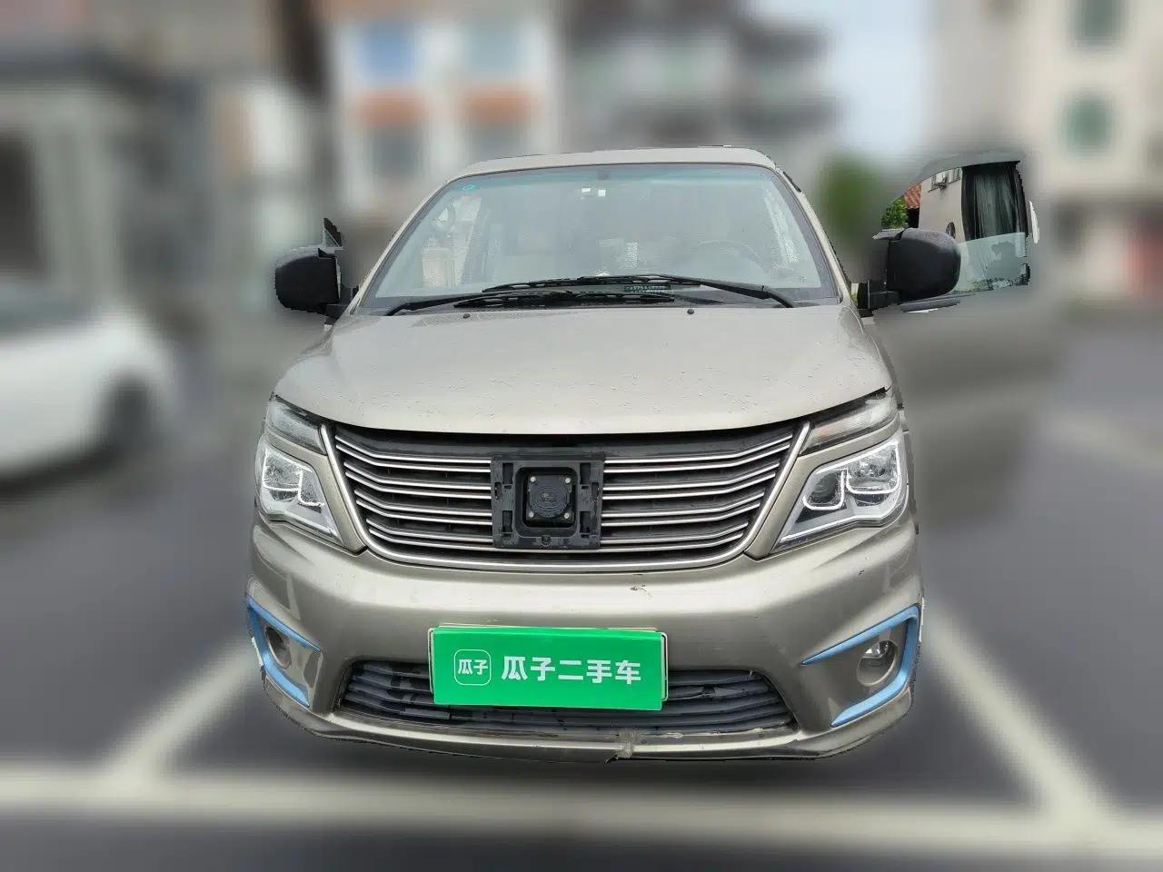 FORTHING Lingzhi M5 2020 Luxury Model 7 Seats — миниатюра 2