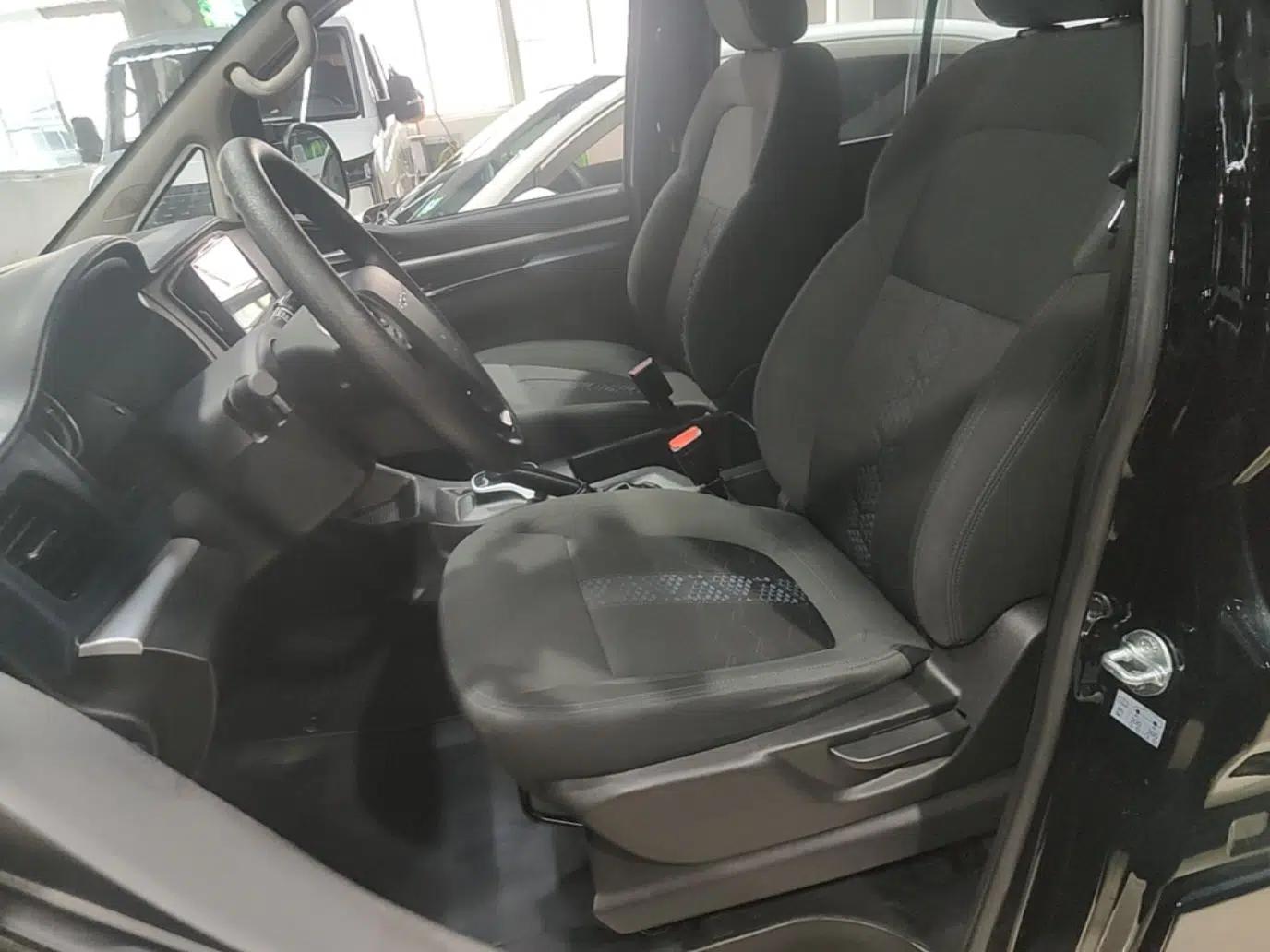 FORTHING Lingzhi M5 2025 Model, 420km Pure Electric Urban Version, 5-seater — миниатюра 17