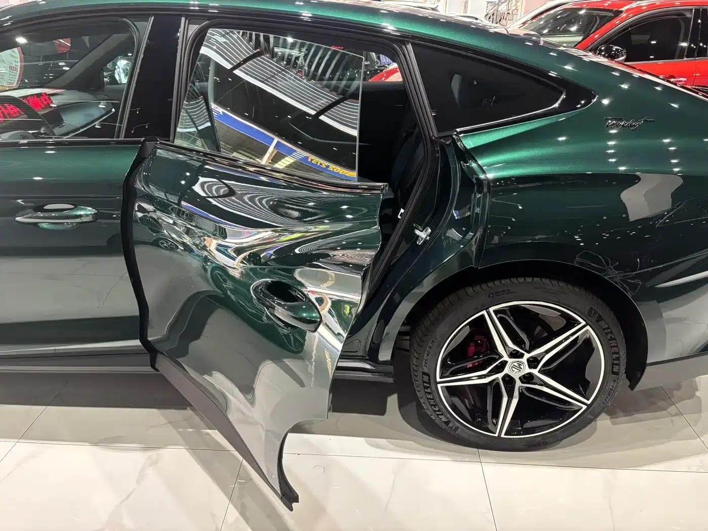 MG7 2025 2.0T Trophy+ Super Sport Edition — миниатюра 7