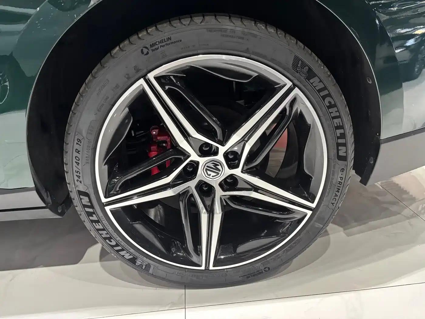 MG7 2025 2.0T Trophy+ Super Sport Edition — миниатюра 8