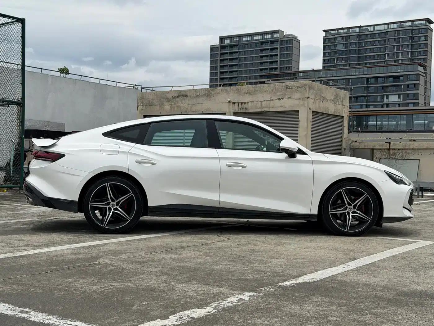 MG7 2023 2.0T Automatic Trophy+ Exhilarating Edition — миниатюра 6