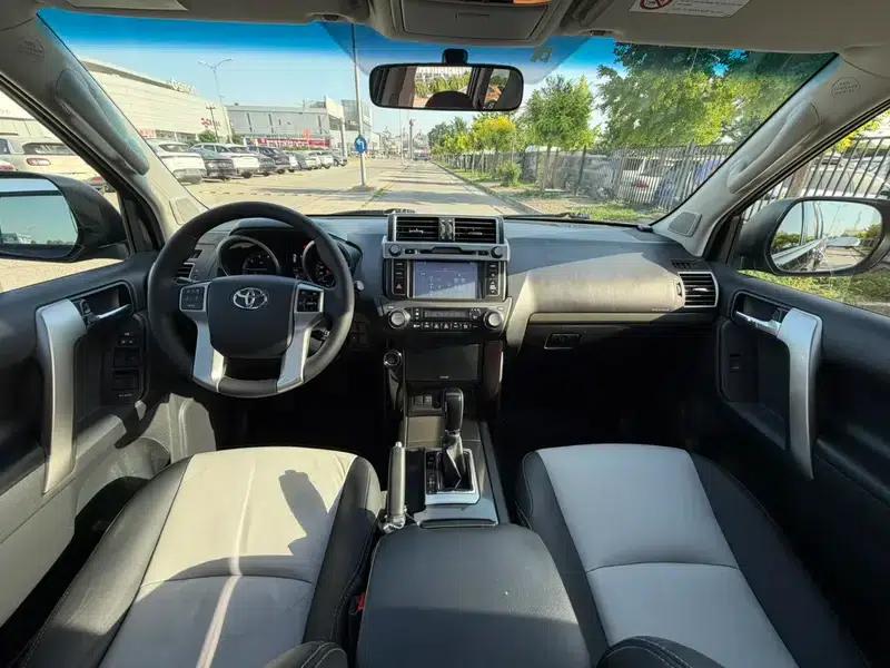 2014 Prado 4.0L Automatic TX-L — миниатюра 19