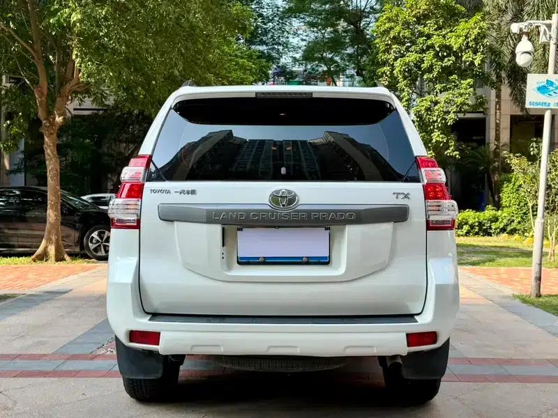 2016 Prado 2.7L Automatic Luxury Edition — миниатюра 4