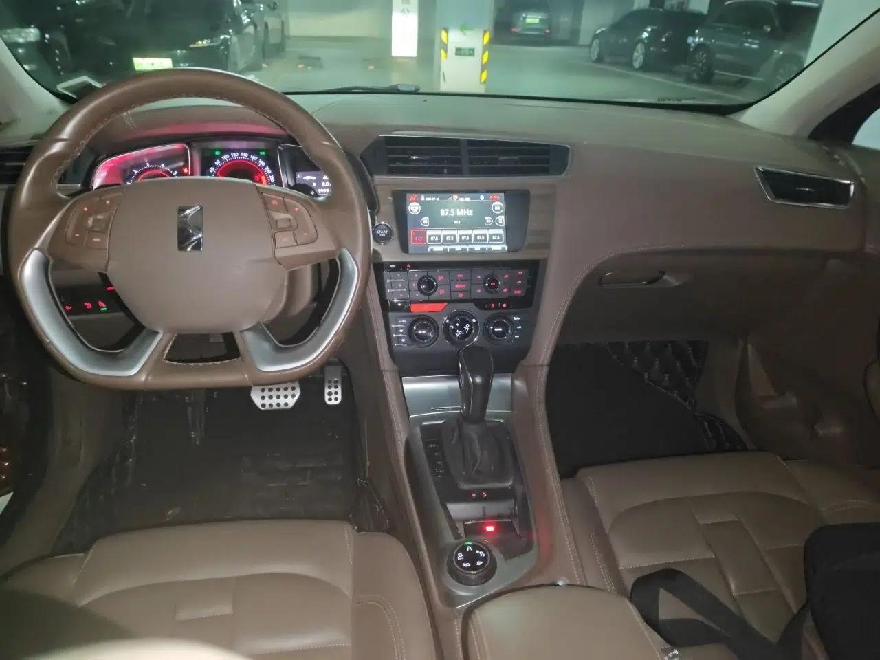 DS 6 2014 1.6T Prestige Edition THP200 — миниатюра 9