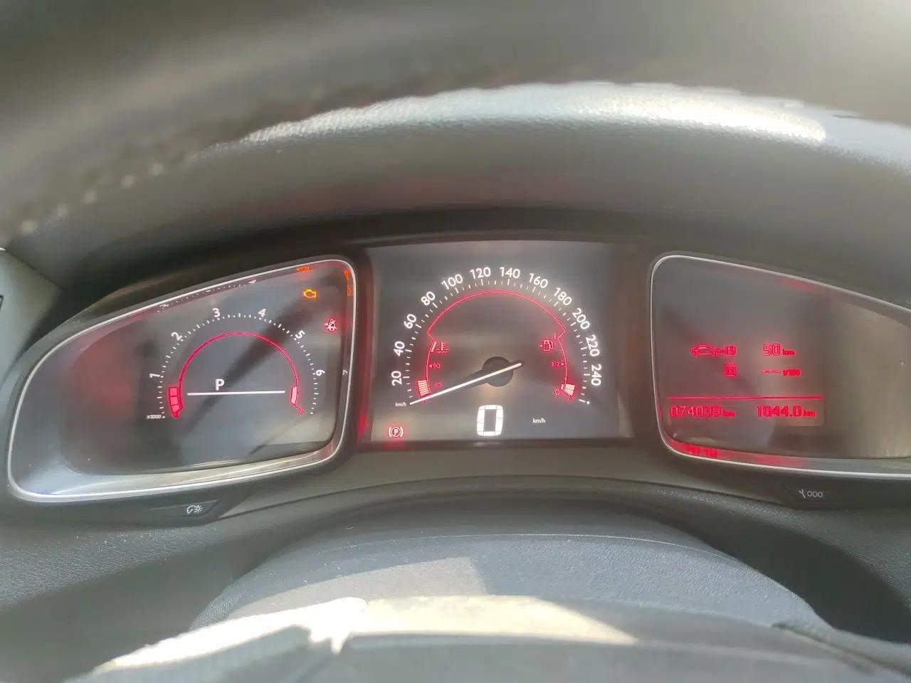 DS 6 2014 1.6T Luxury Edition THP200 — миниатюра 11