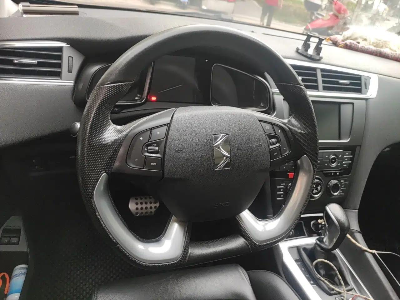 DS 6 2014 1.6T Luxury Edition THP200 — миниатюра 10