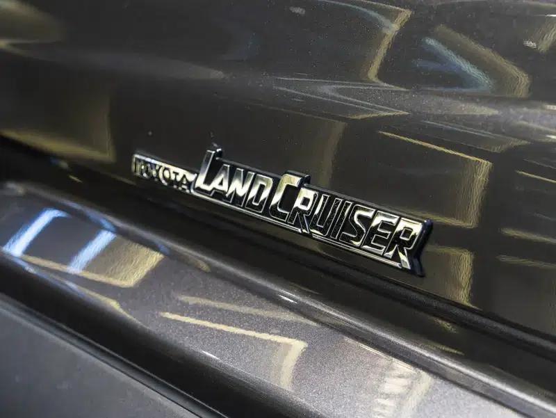 2022 Land Cruiser 70 Series, 4.0L Manual, 4WD, 5-Seater, Parallel Import — миниатюра 13