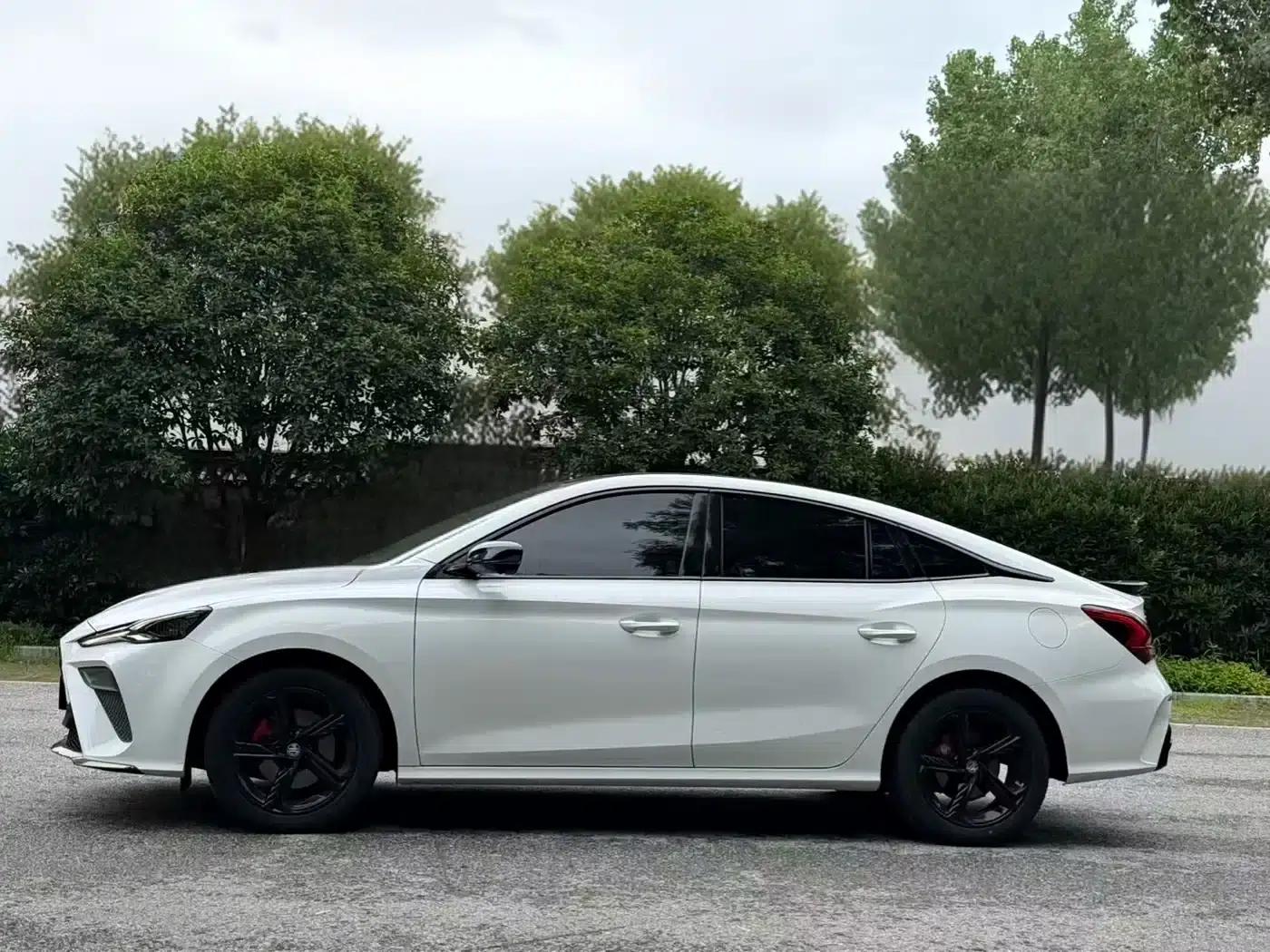 MG5 Scorpio 2022 1.5T Luxury Edition — миниатюра 3