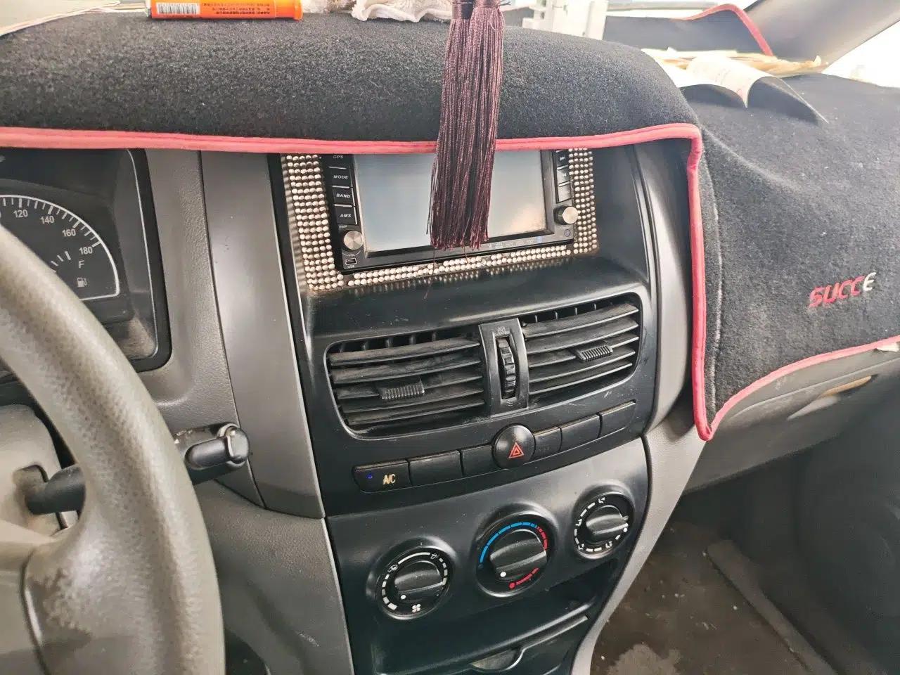 Dongfeng Shuaike 2011 1.6L Manual Commercial 5-Seater — миниатюра 13