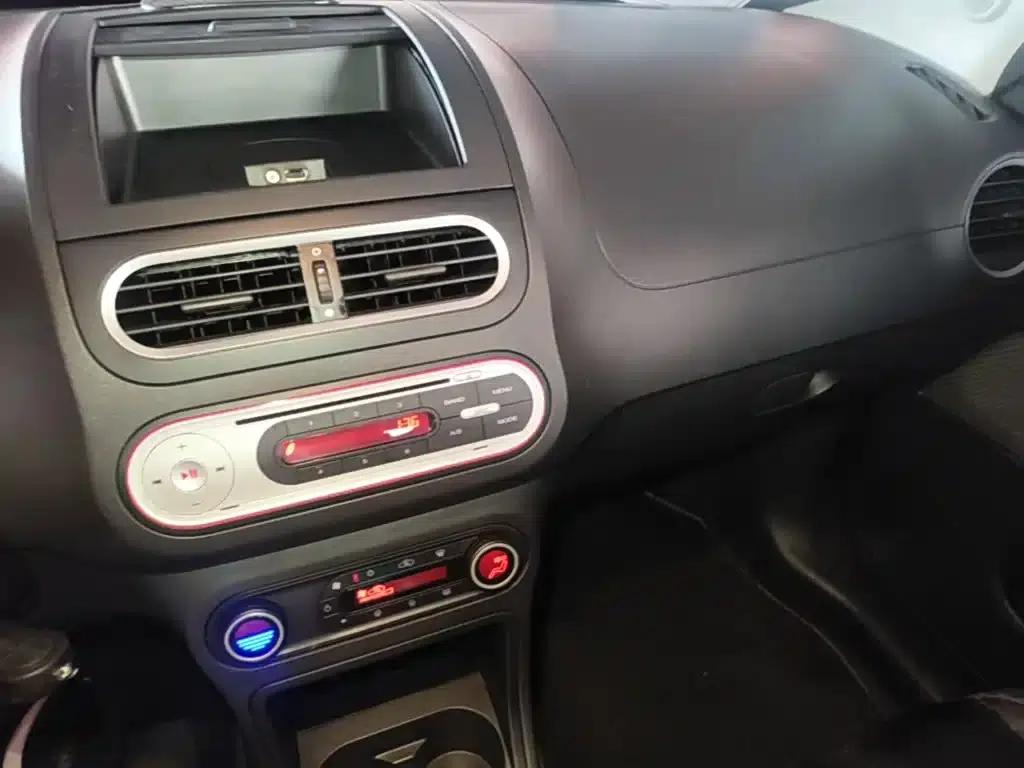 MG3 2014 1.5L AMT Elite Edition — миниатюра 13