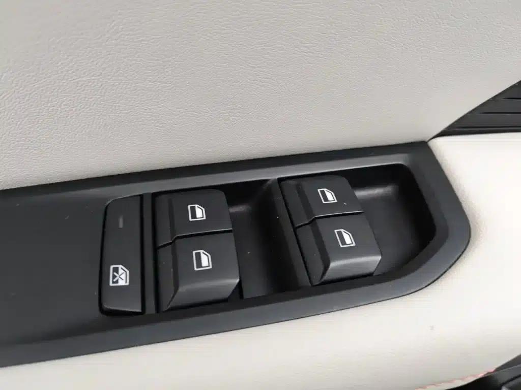 MG4 2023 415km Overseas Champion Edition — миниатюра 9