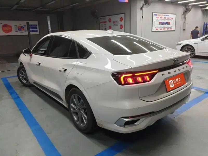 2023 Ford Mondeo EcoBoost 180 Luxury — миниатюра 3