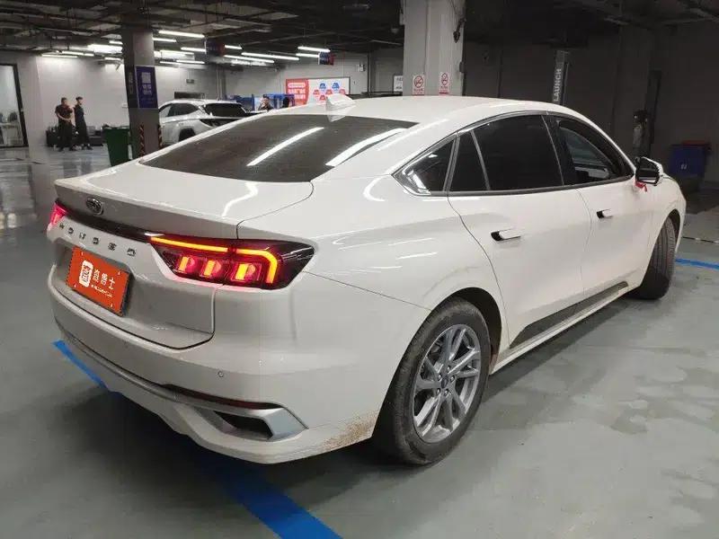 2023 Ford Mondeo EcoBoost 180 Luxury — миниатюра 4