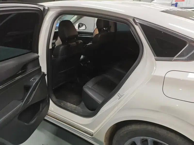 2023 Ford Mondeo EcoBoost 180 Luxury — миниатюра 9