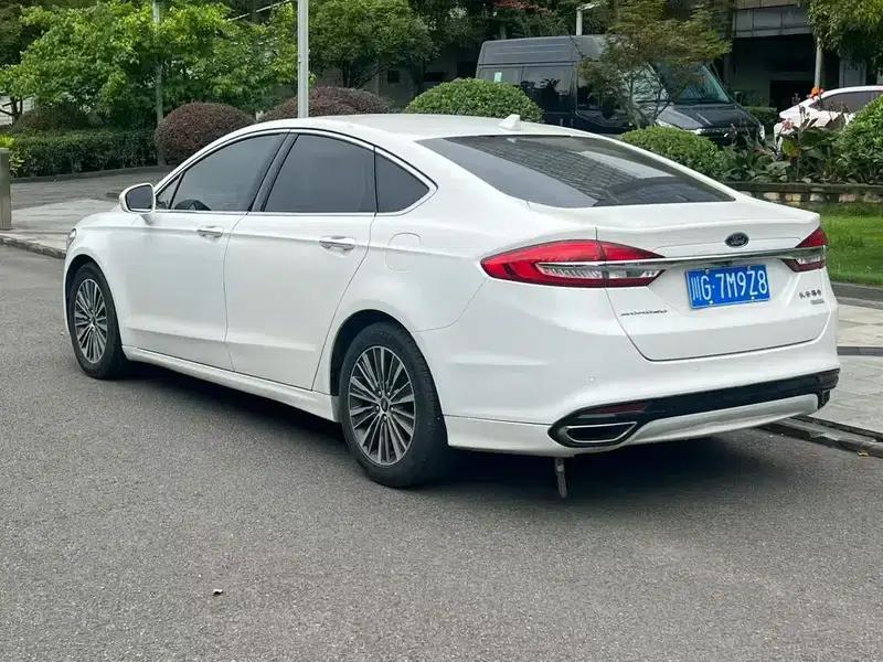 2017 Ford Mondeo EcoBoost 180 Luxury — миниатюра 4