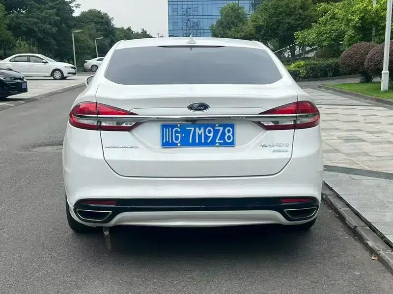 2017 Ford Mondeo EcoBoost 180 Luxury — миниатюра 5