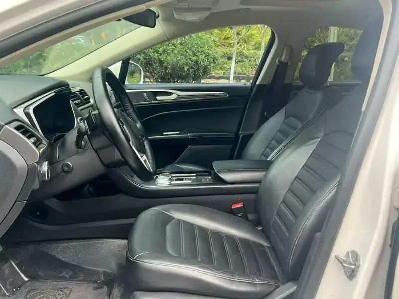 2017 Ford Mondeo EcoBoost 180 Luxury — миниатюра 8