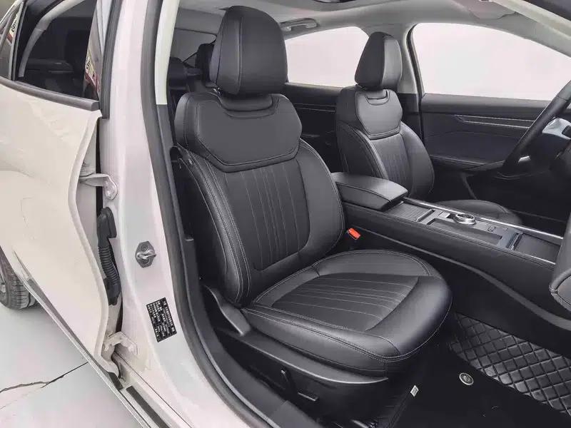 2025 Ford Mondeo EcoBoost 245 Luxury — миниатюра 24