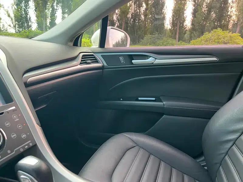 2013 Ford Mondeo 1.5L GTDi180 Fashion Edition — миниатюра 24