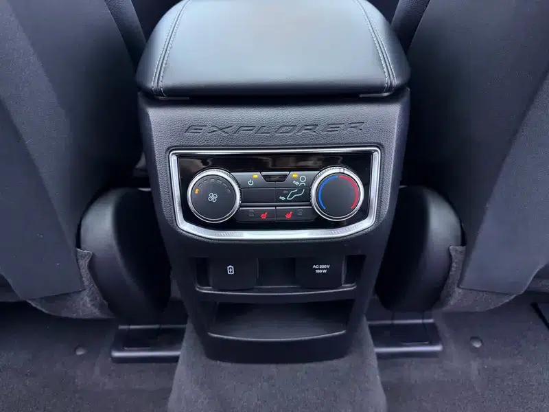 2020 Ford Explorer EcoBoost 285 AWD Titanium Edition 7-Seater — миниатюра 11