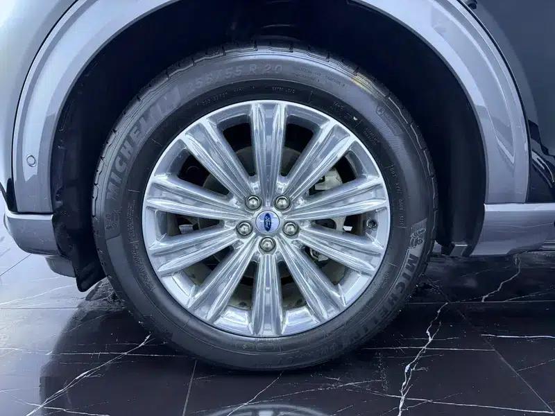 2020 Ford Explorer EcoBoost 285 AWD Titanium Edition 7-Seater — миниатюра 12