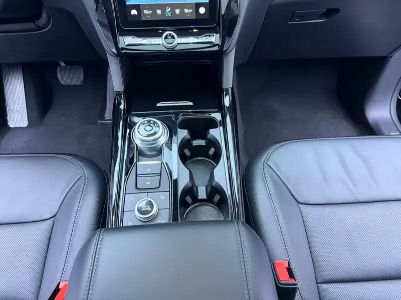 2020 Ford Explorer EcoBoost 285 AWD Titanium Edition 7-Seater — миниатюра 17