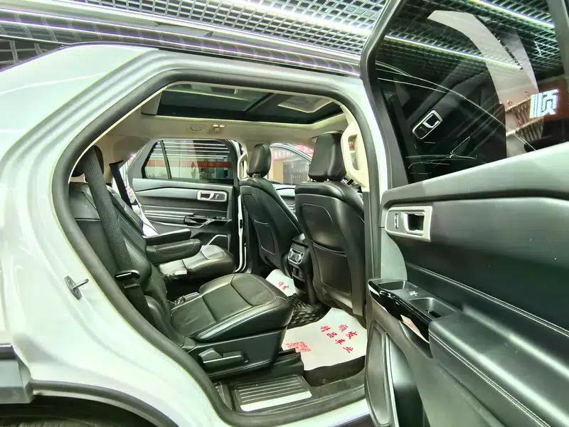 2020 Ford Explorer EcoBoost 285 AWD Titanium Edition (6-seater) — миниатюра 8