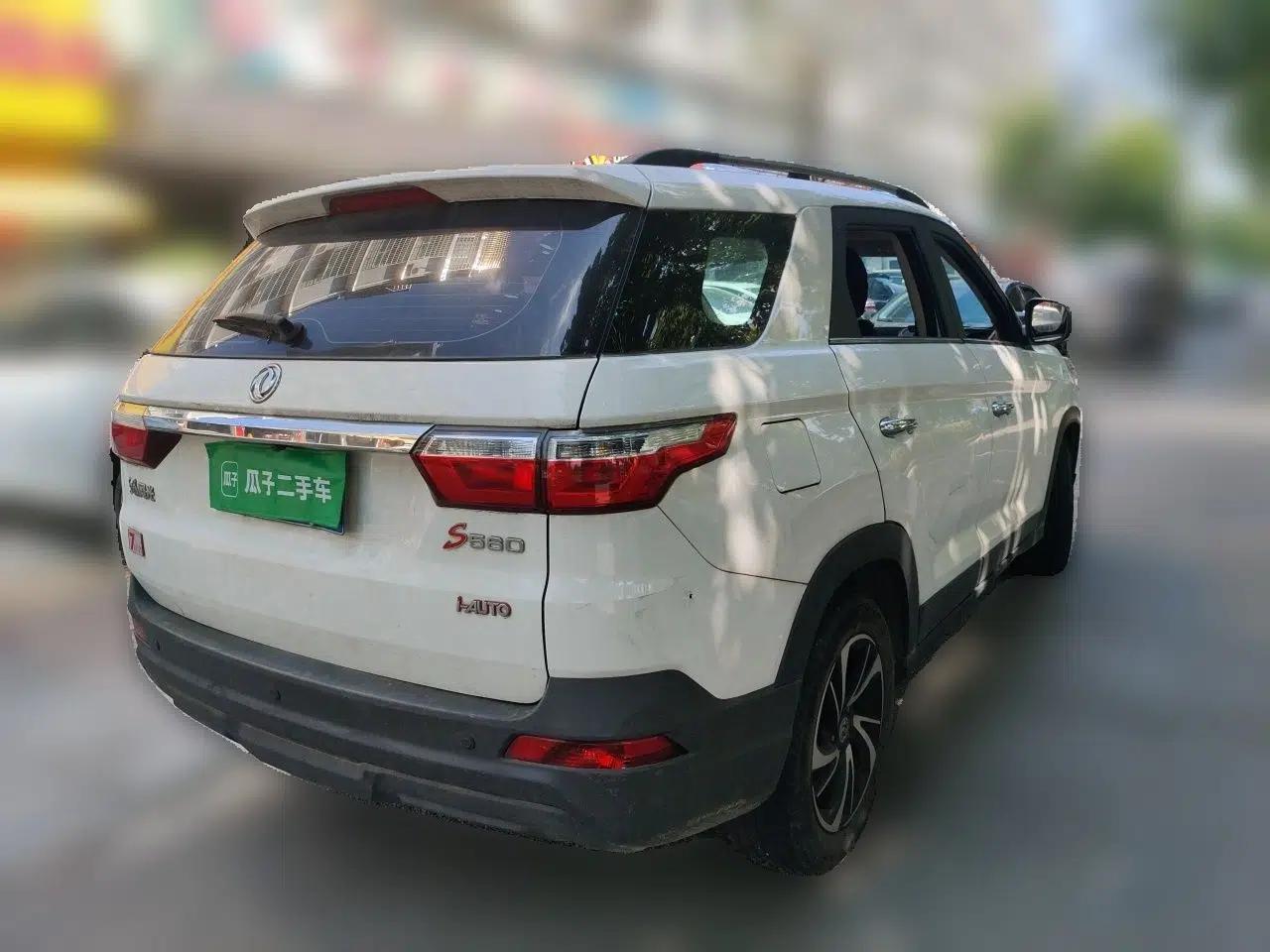 Dongfeng Fengon S560 2018 1.8L CVT Comfort Model 5 Seats — миниатюра 6