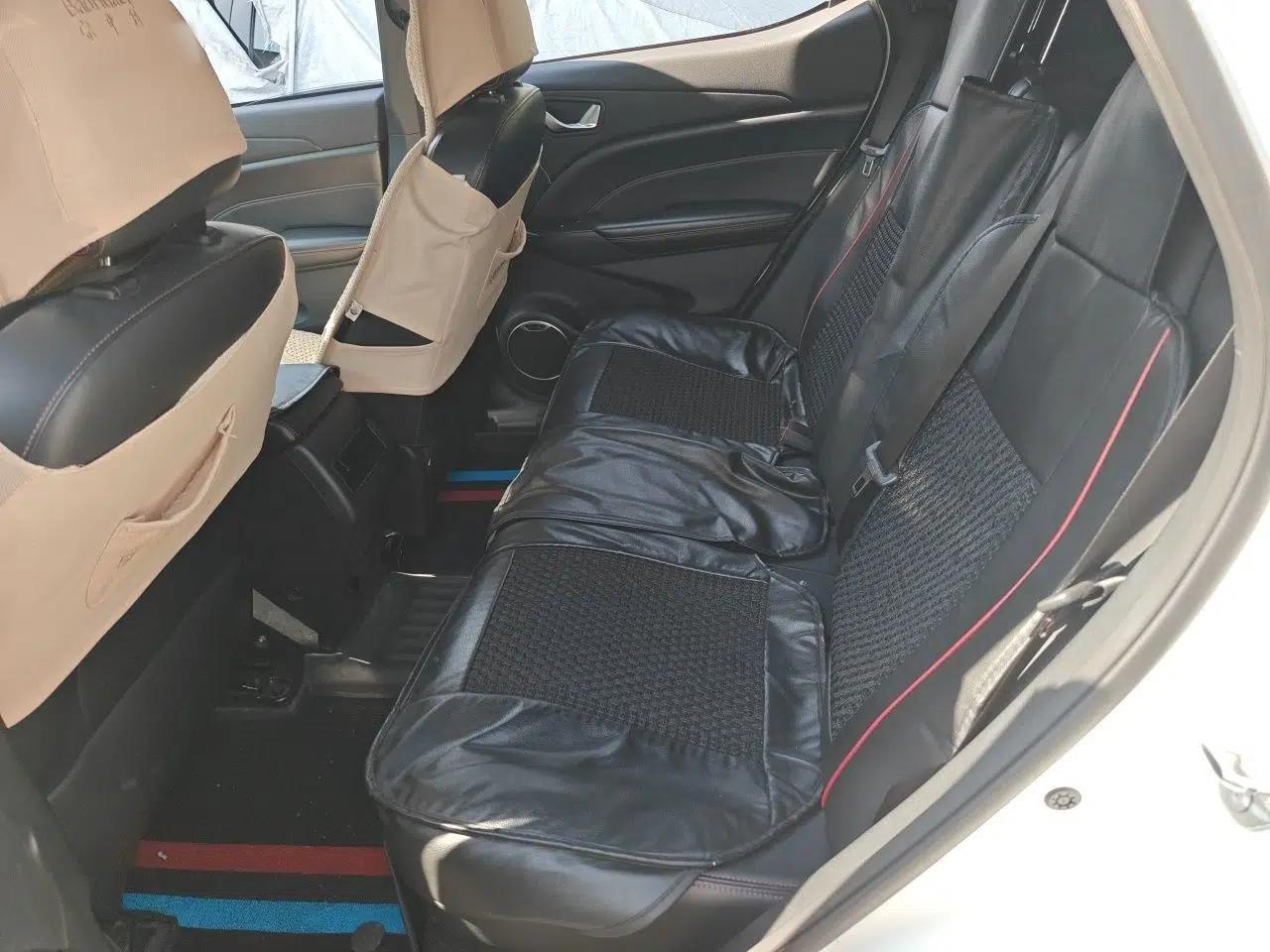 Dongfeng Fengon 500 2022 1.5T Manual Enjoyment Model — миниатюра 17