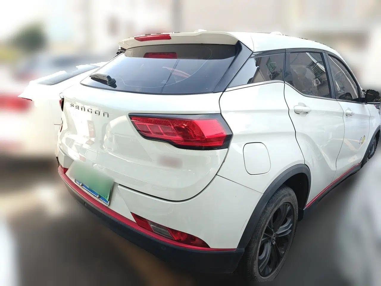 Dongfeng Fengon 500 2022 1.5T Manual Enjoyment Model — миниатюра 6