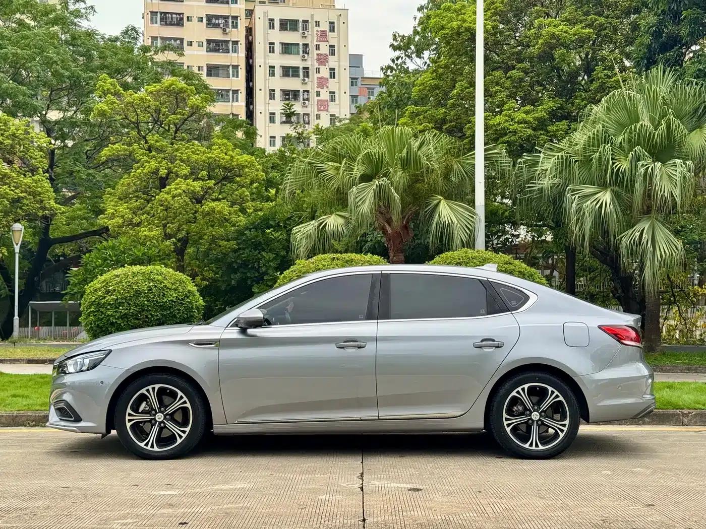 MG6 PHEV 2018 45T E-DRIVE Intelligent Hybrid PILOT Super Internet Edition — миниатюра 2