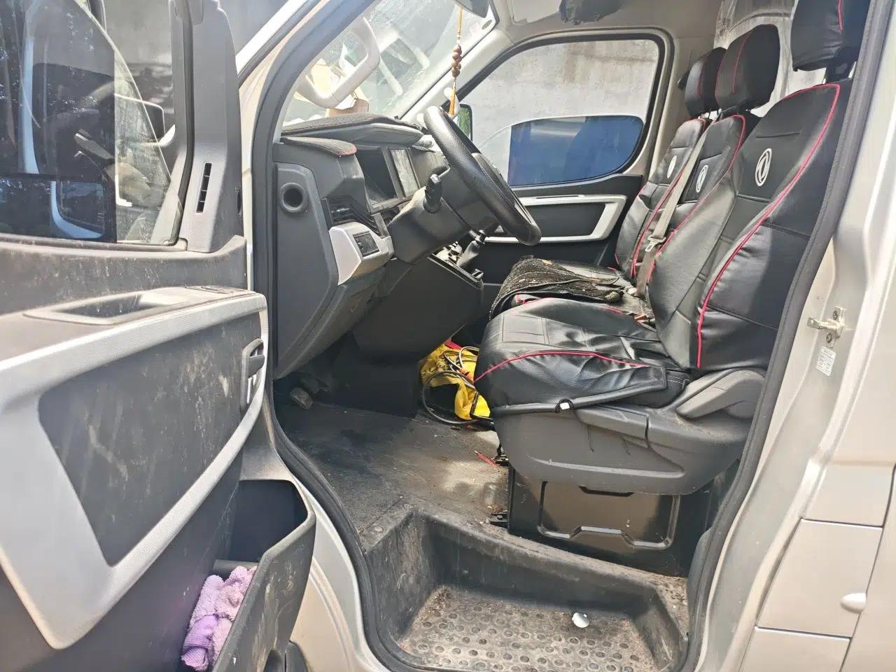 Dongfeng Yufeng 2023 V9+ 2.0T Manual Front-Drive Multi-Function Mid-Roof High-Roof 7/8/9-Seater — миниатюра 19