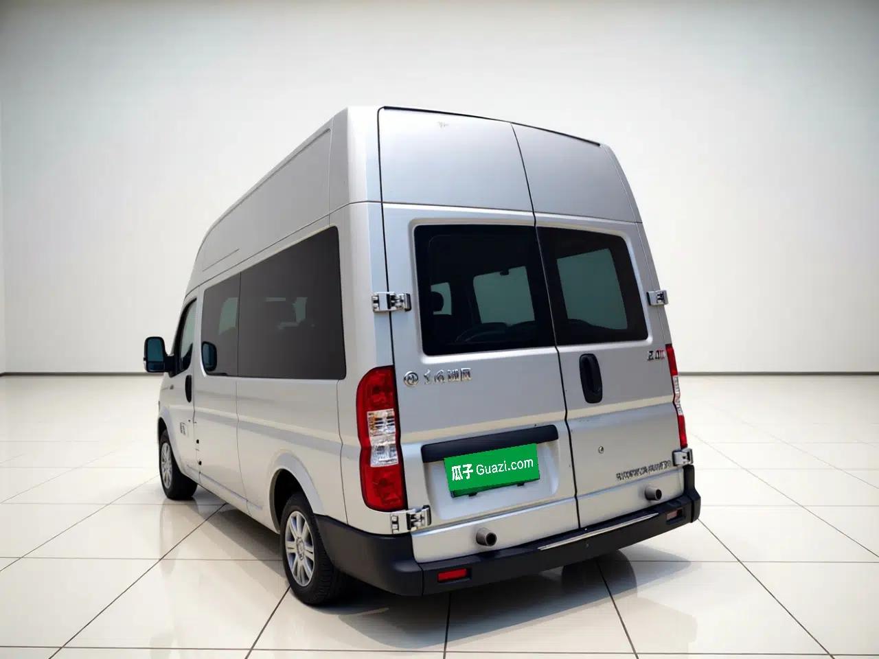 Dongfeng Yufeng 2023 V9+ 2.0T Manual Front-Drive Multi-Function Mid-Roof High-Roof 7/8/9-Seater — миниатюра 4