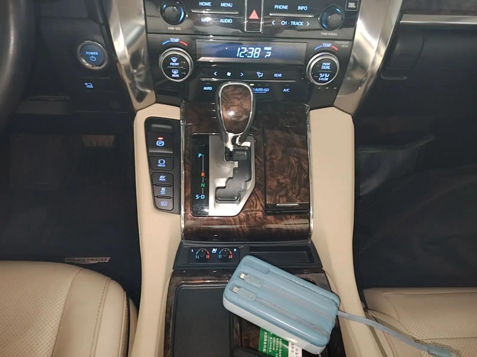 Toyota Alphard 2021 Dual-Engine 2.5L Luxury Edition — миниатюра 16