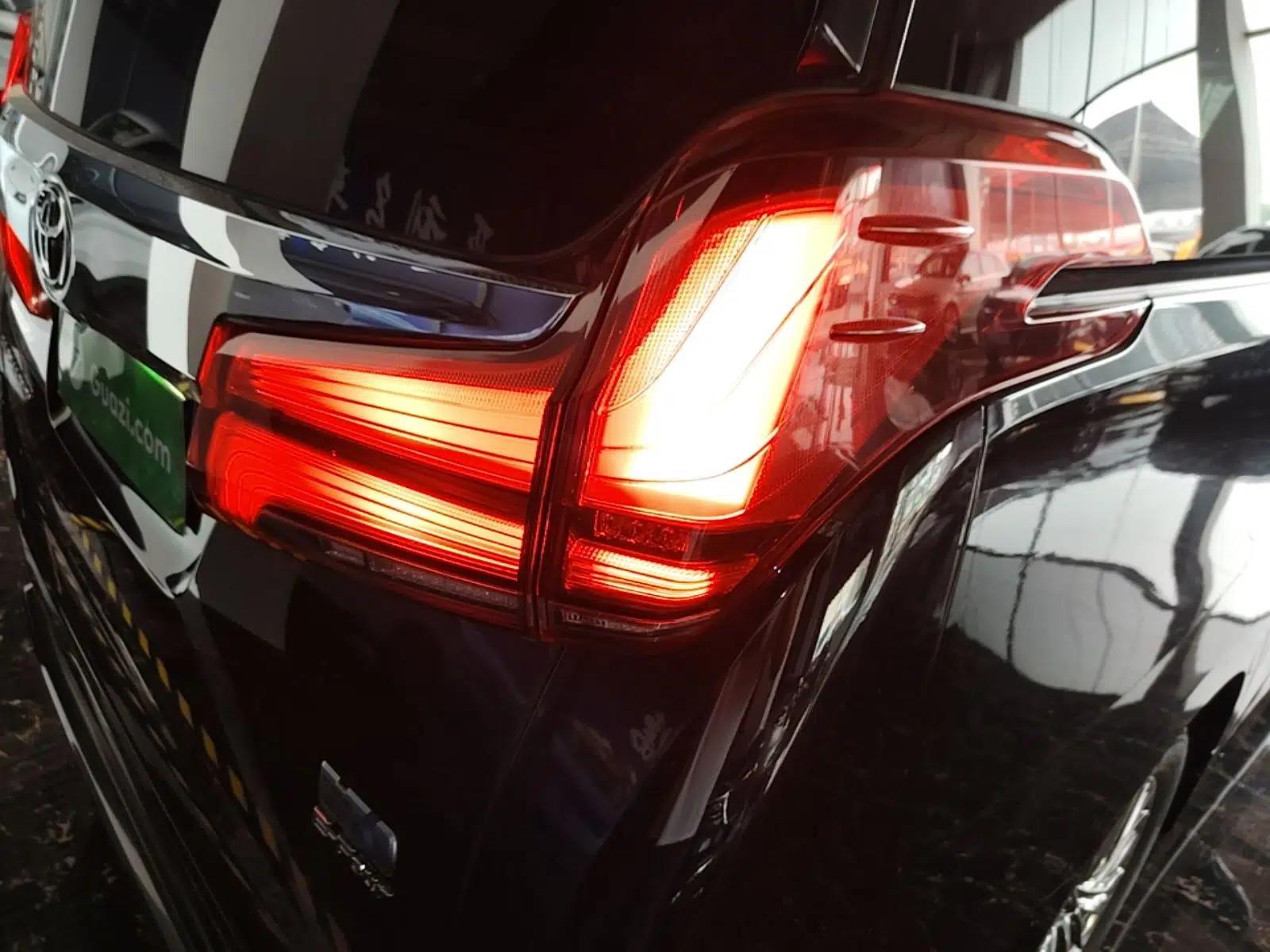 Toyota Alphard 2021 Dual-Engine 2.5L Luxury Edition — миниатюра 9