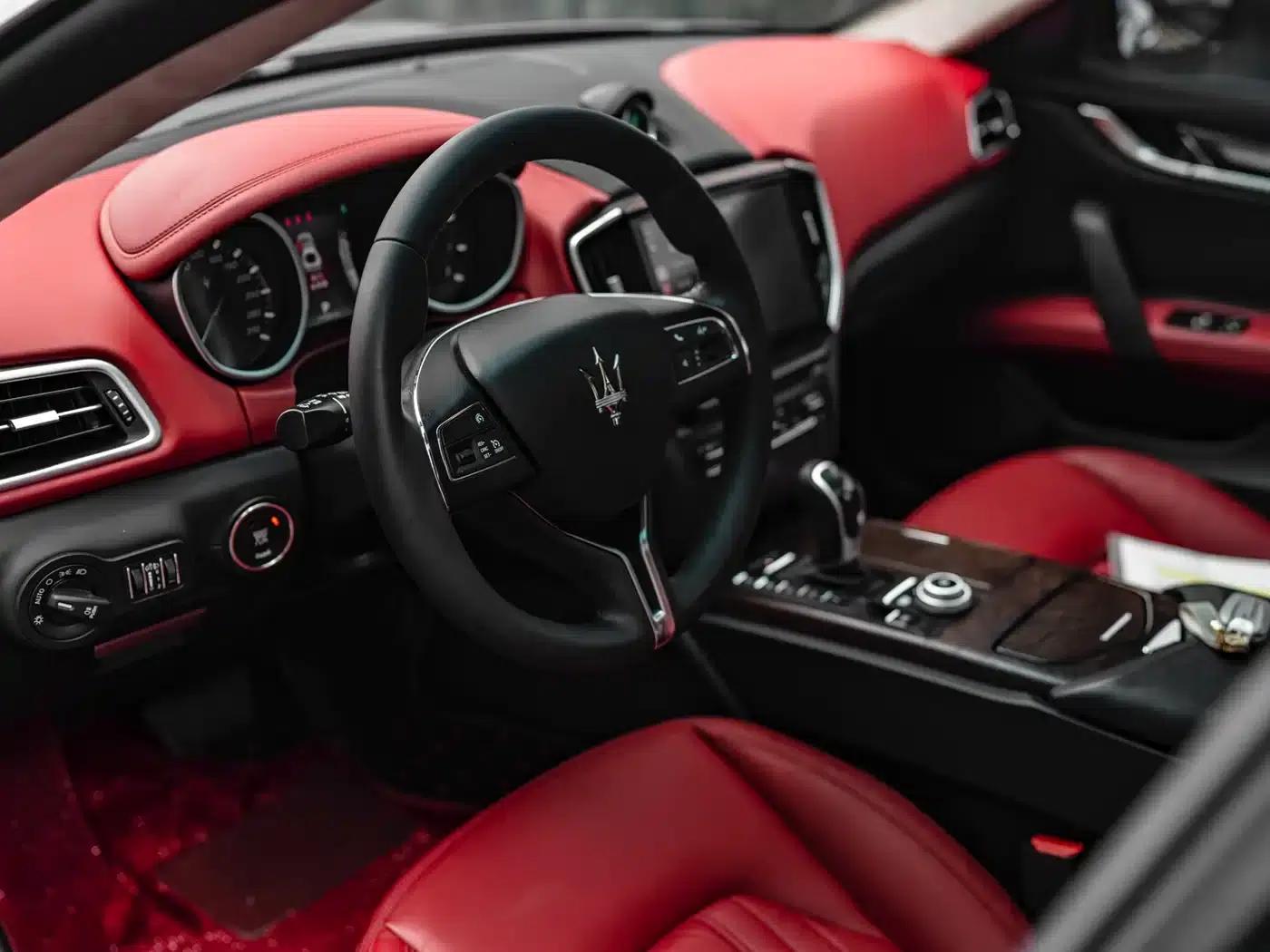 2014 Ghibli 3.0T Standard Edition — миниатюра 6