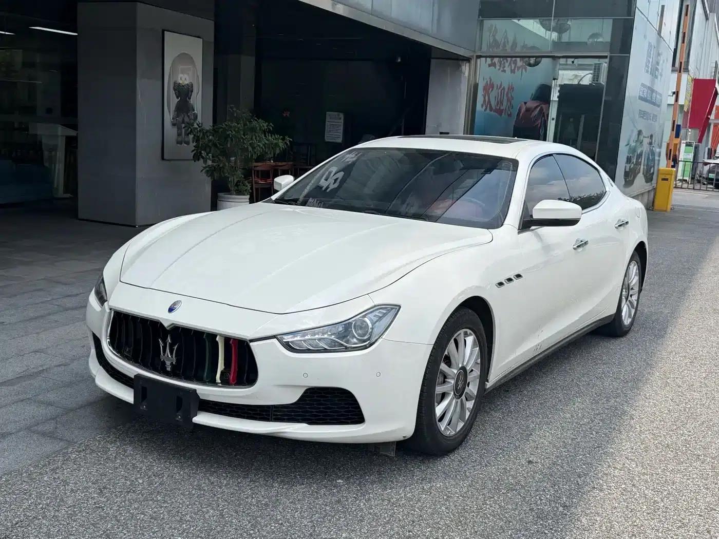 2017 Ghibli 3.0T Standard Edition — миниатюра 1