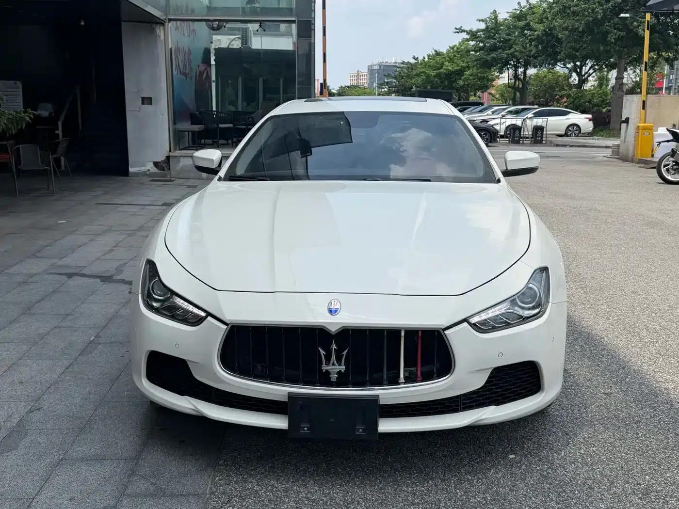 2017 Ghibli 3.0T Standard Edition — миниатюра 2