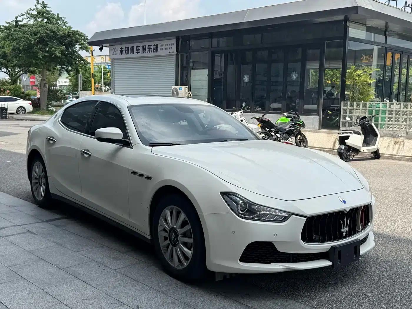 2017 Ghibli 3.0T Standard Edition — миниатюра 3