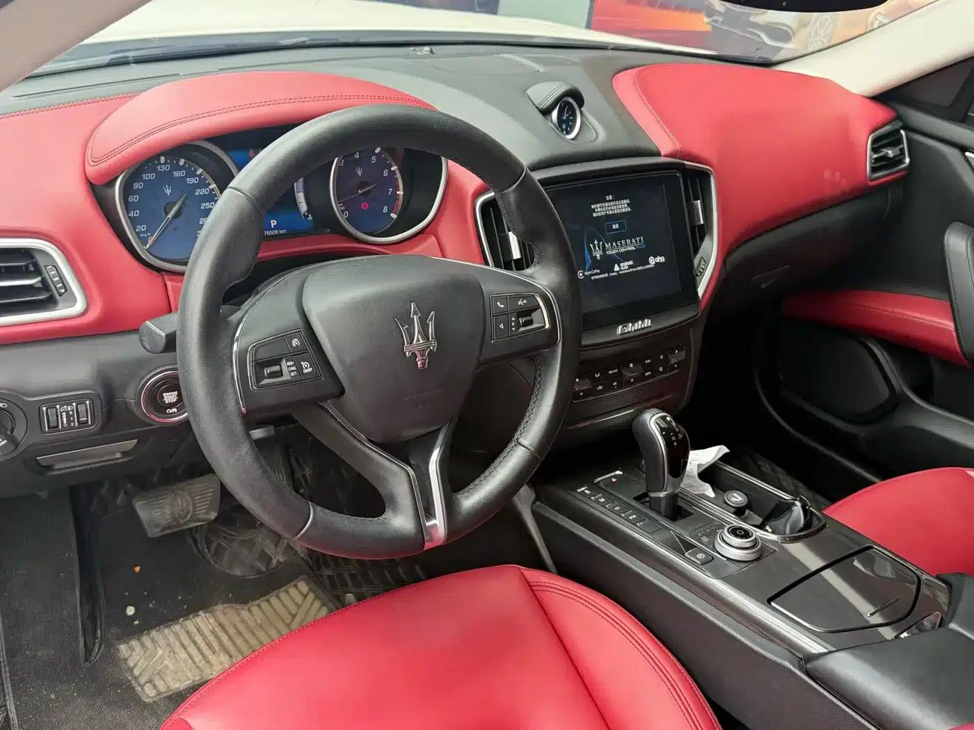2017 Ghibli 3.0T Standard Edition — миниатюра 7