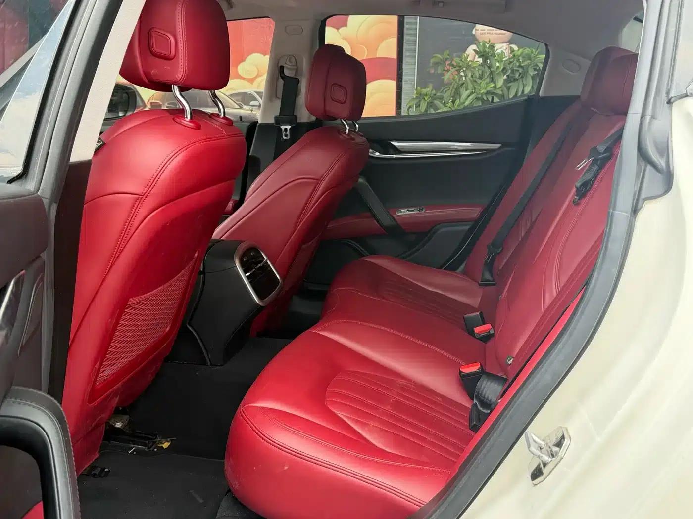 2017 Ghibli 3.0T Standard Edition — миниатюра 8