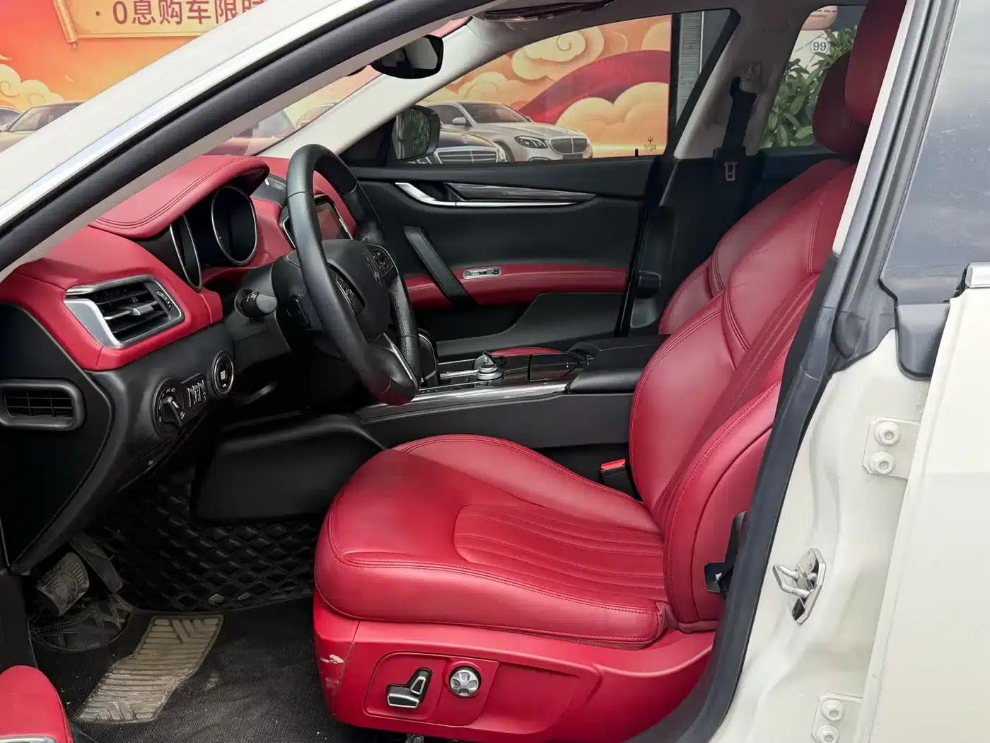 2017 Ghibli 3.0T Standard Edition — миниатюра 9
