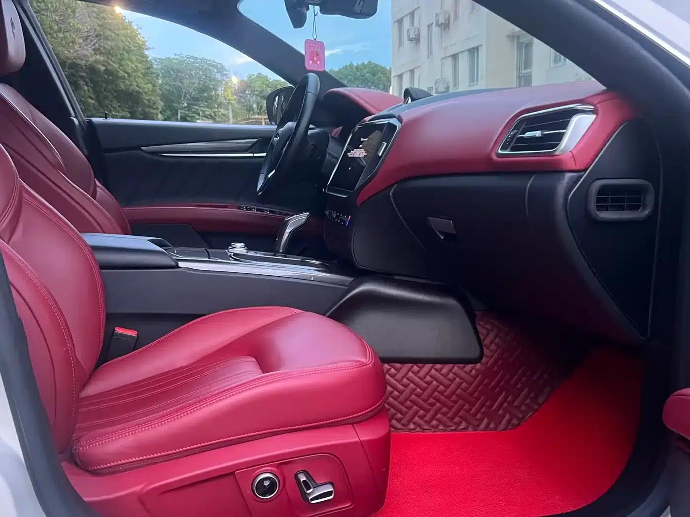 2021 Ghibli 2.0T Edge Edition — миниатюра 12