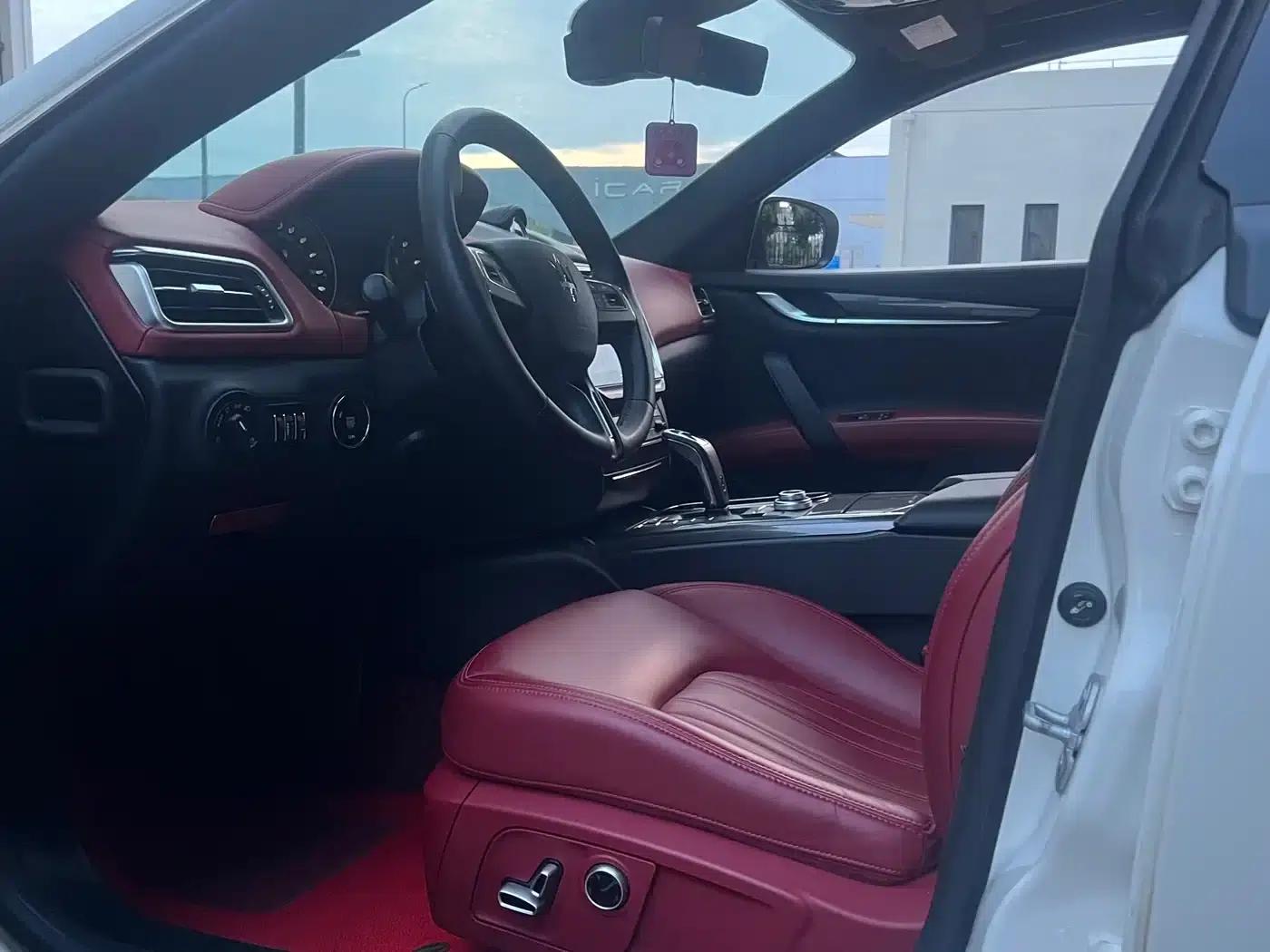 2021 Ghibli 2.0T Edge Edition — миниатюра 4