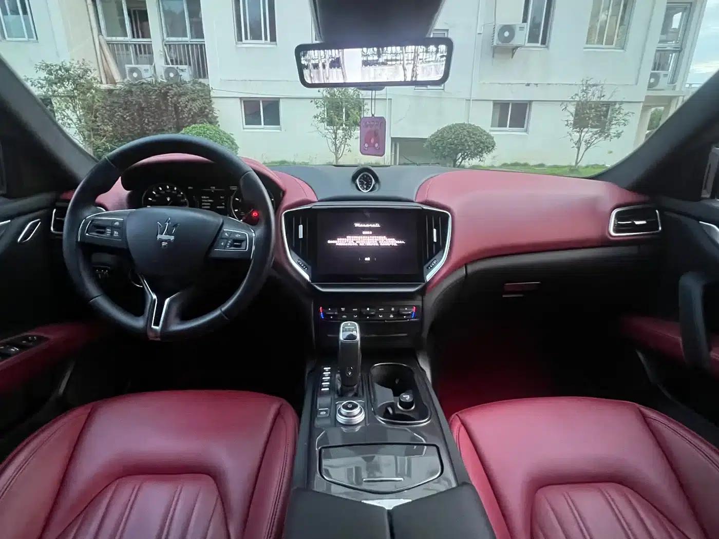 2021 Ghibli 2.0T Edge Edition — миниатюра 9