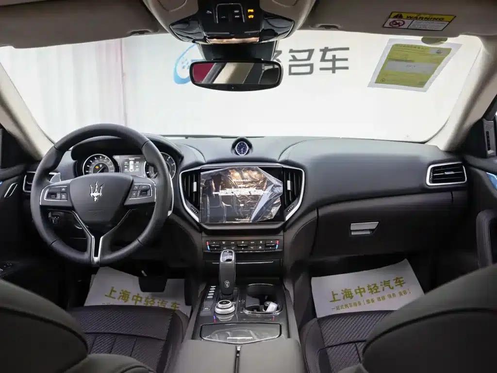 2023 Ghibli 2.0T GT — миниатюра 12