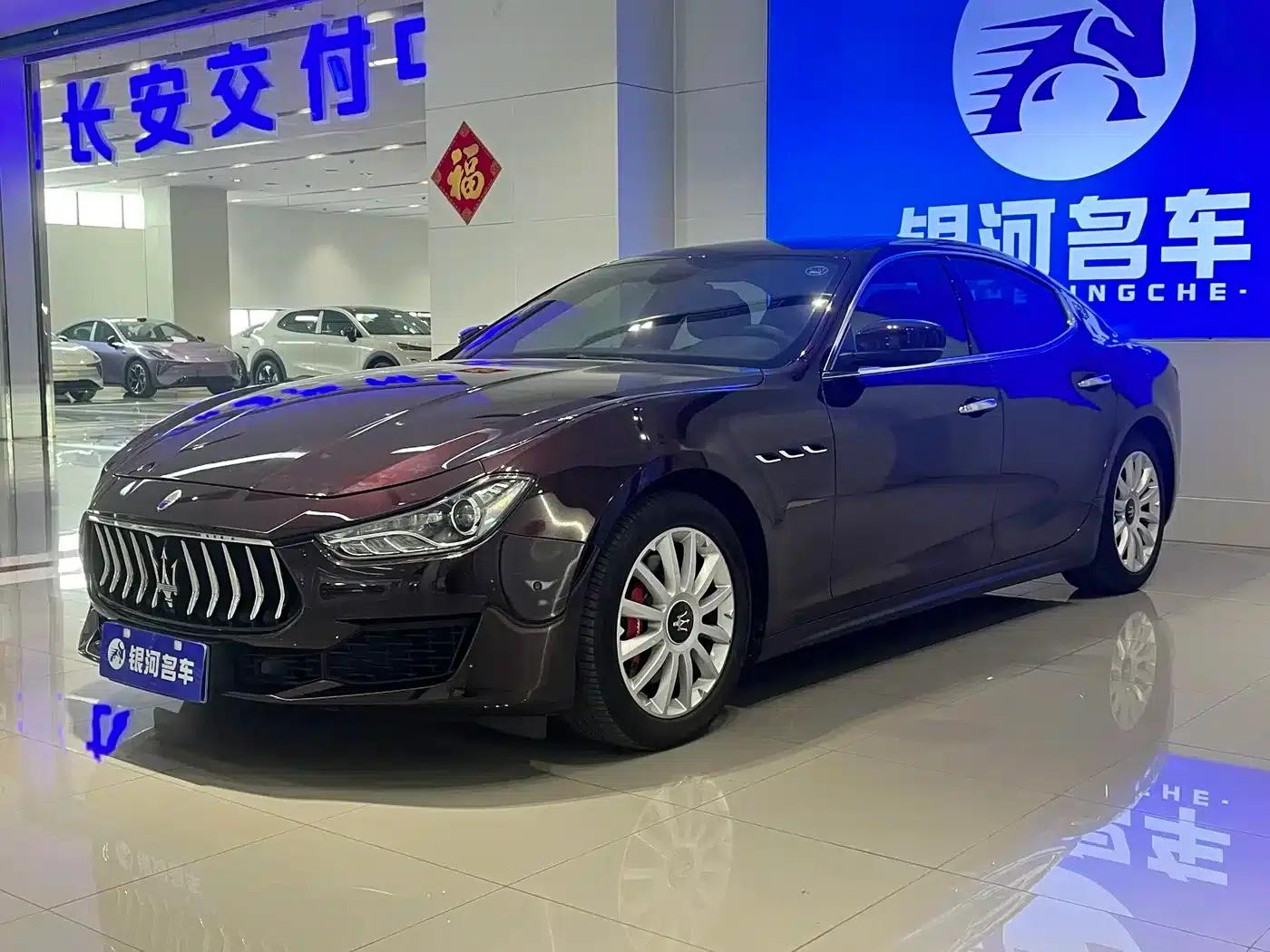 2018 Ghibli 3.0T Standard Edition — миниатюра 1