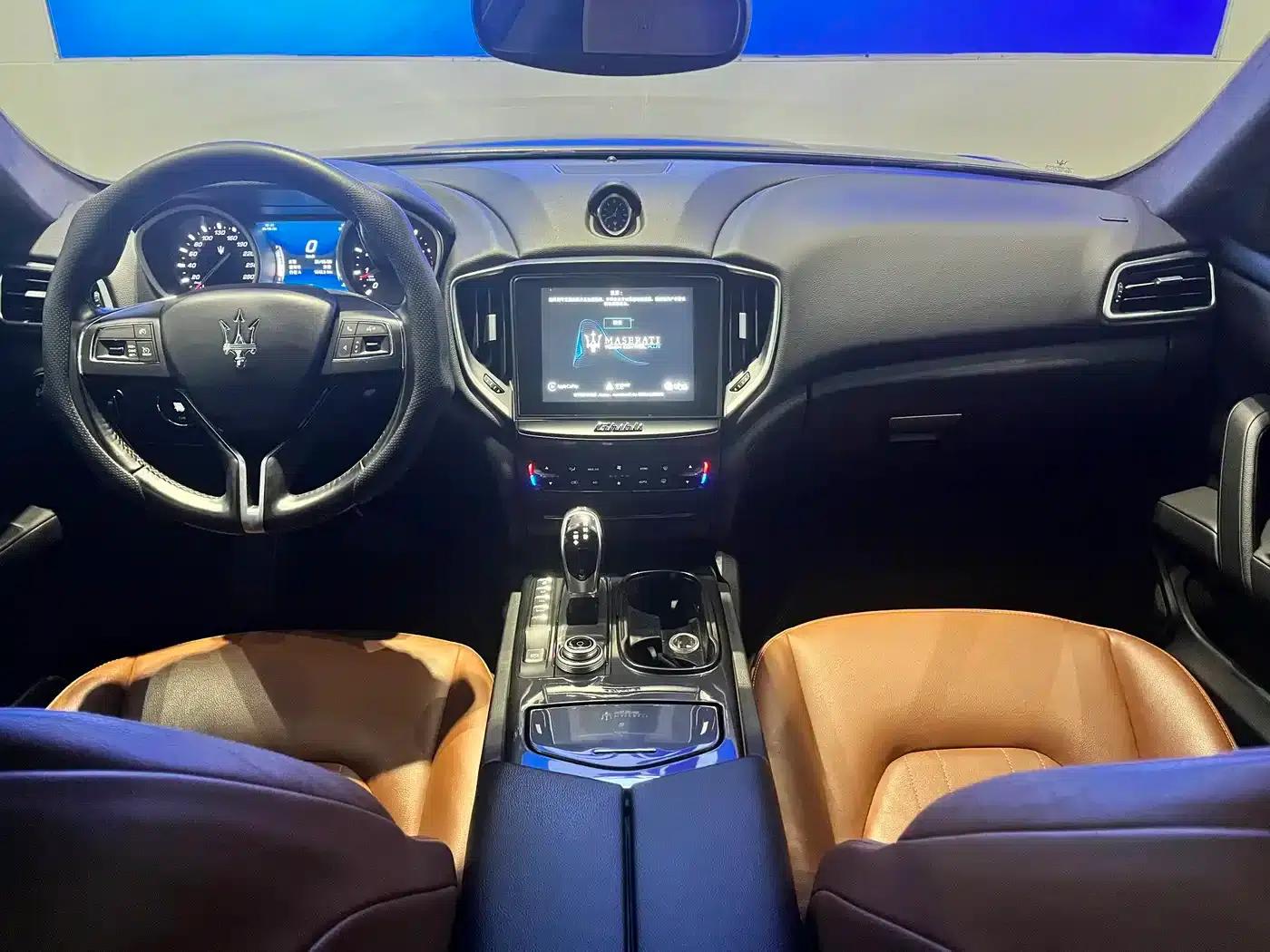 2018 Ghibli 3.0T Standard Edition — миниатюра 13