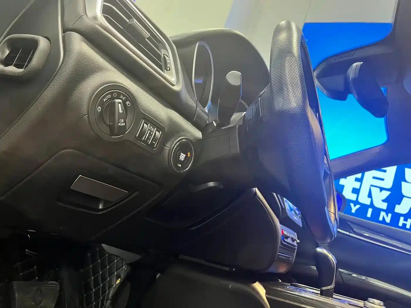 2018 Ghibli 3.0T Standard Edition — миниатюра 5